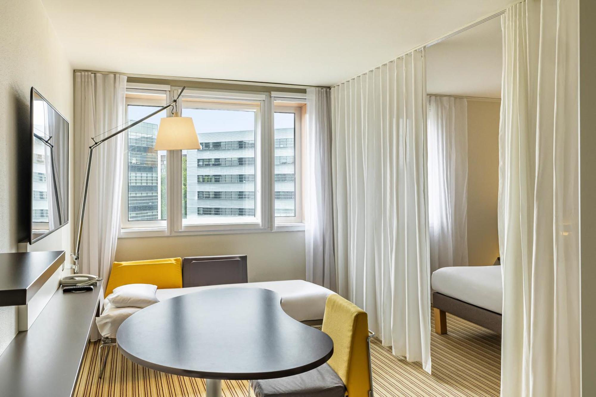 โนโวเทล สวีทส์ ลิล ยุโรป Hotel ลีลล์ ภายนอก รูปภาพ