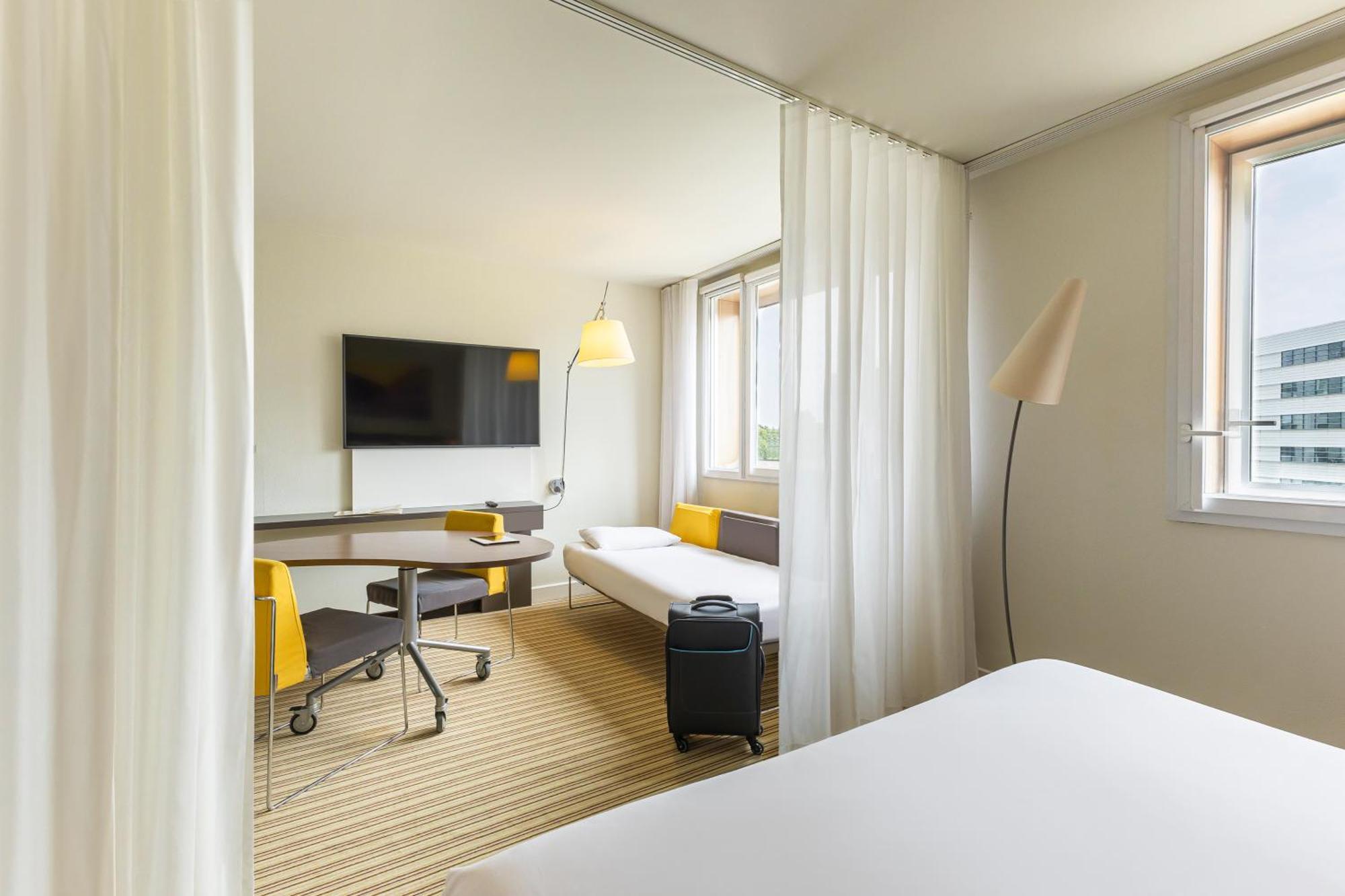 โนโวเทล สวีทส์ ลิล ยุโรป Hotel ลีลล์ ภายนอก รูปภาพ