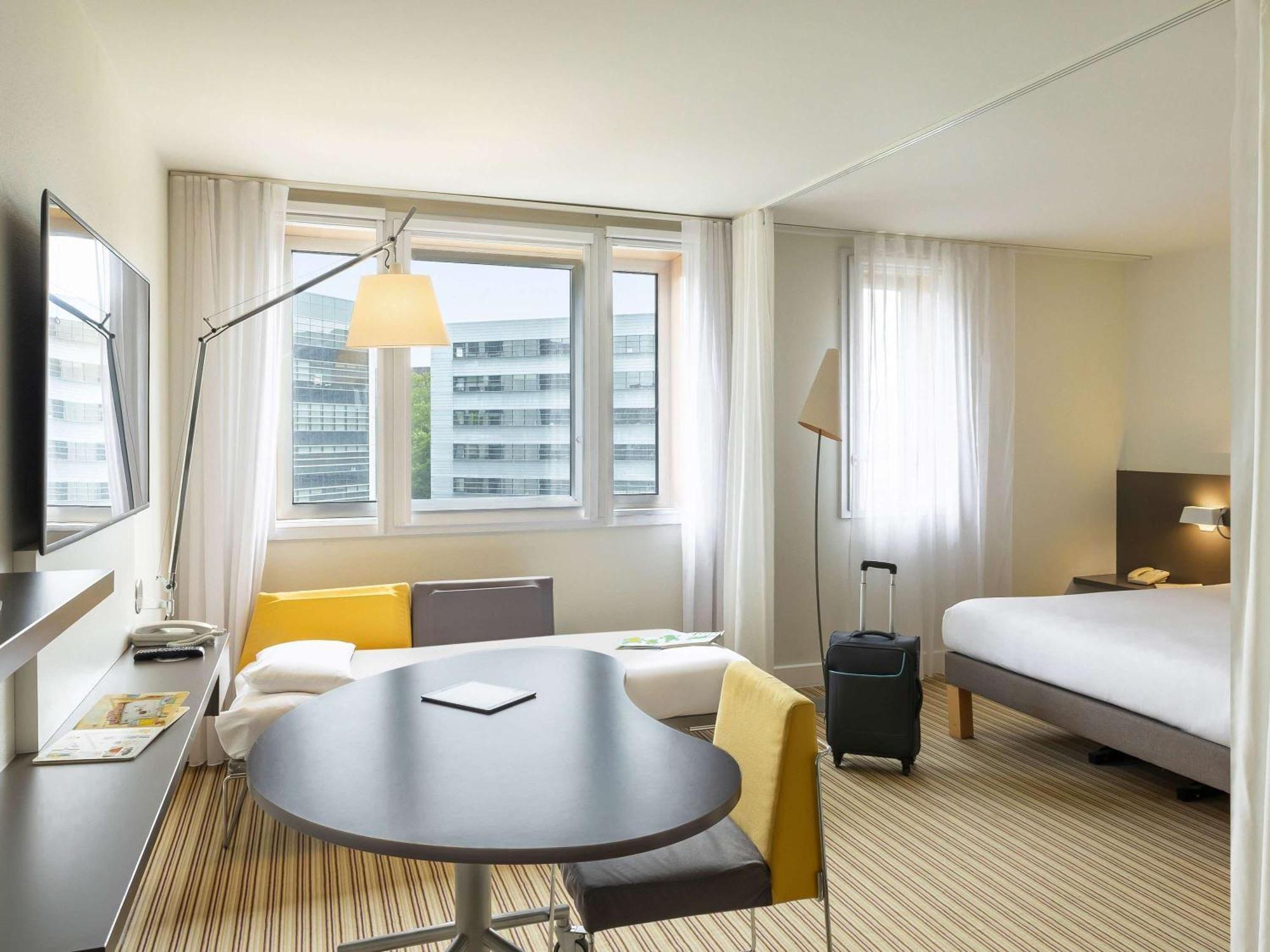 โนโวเทล สวีทส์ ลิล ยุโรป Hotel ลีลล์ ภายนอก รูปภาพ
