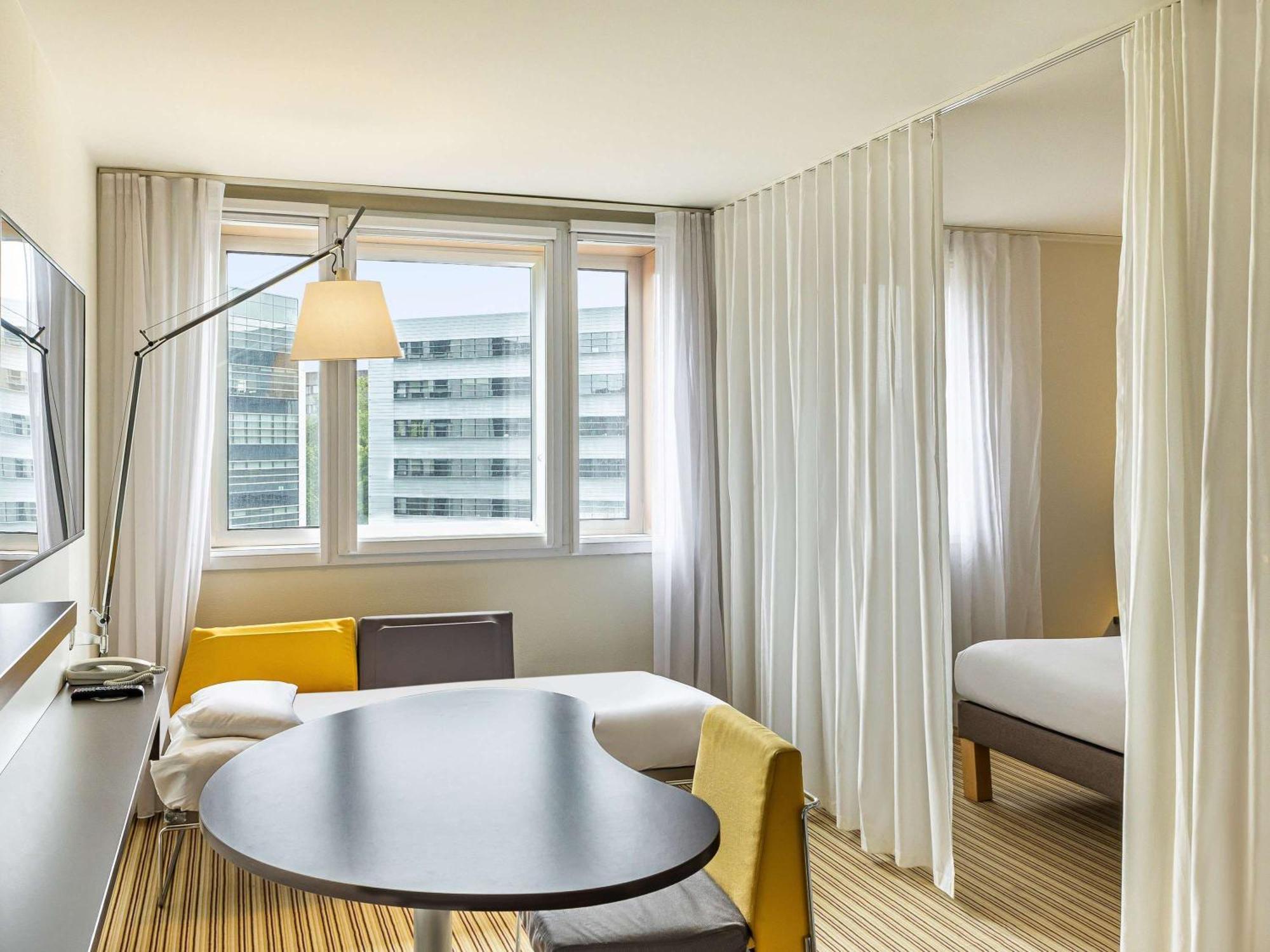 โนโวเทล สวีทส์ ลิล ยุโรป Hotel ลีลล์ ภายนอก รูปภาพ